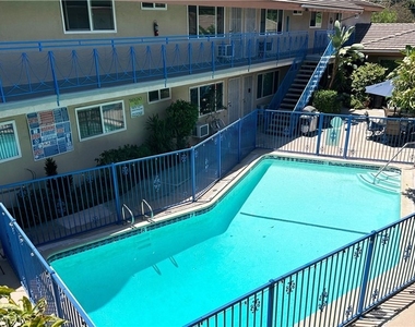 1208 S Marengo Ave - Photo Thumbnail 16