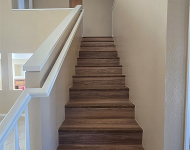 881 Bramble Lane - Photo Thumbnail 15