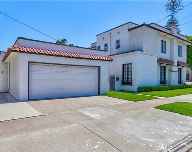 811 E Chapman - Photo Thumbnail 2