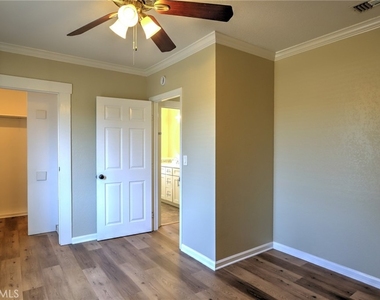 811 E Chapman - Photo Thumbnail 21