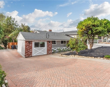 35 Buckskin Lane - Photo Thumbnail 5