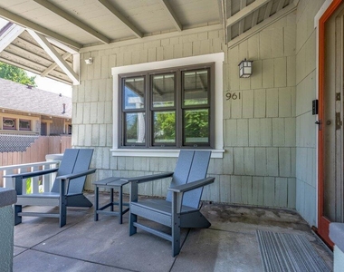 961 N Michigan Avenue - Photo Thumbnail 4