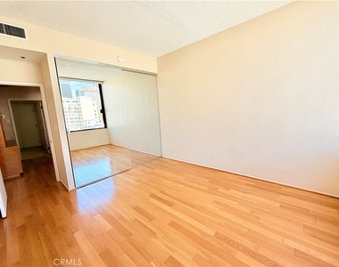 600 W 9th - Photo Thumbnail 16