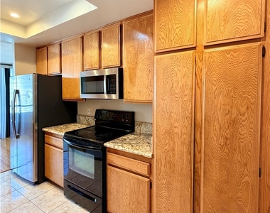 600 W 9th - Photo Thumbnail 4