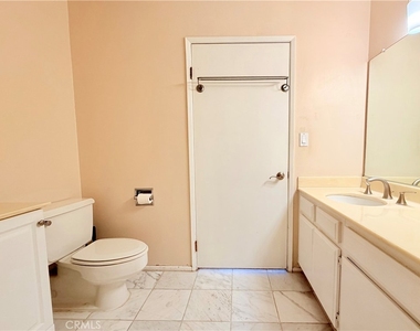 600 W 9th - Photo Thumbnail 26