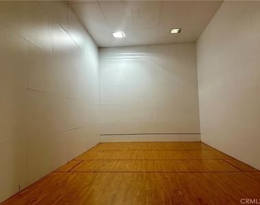 600 W 9th - Photo Thumbnail 36