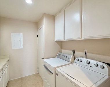 600 W 9th - Photo Thumbnail 8