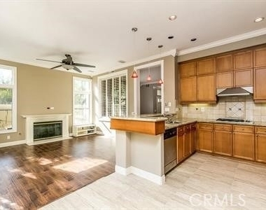 2717 Plumb - Photo Thumbnail 8