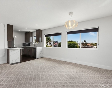 423 1/2 Westminster Avenue - Photo Thumbnail 6