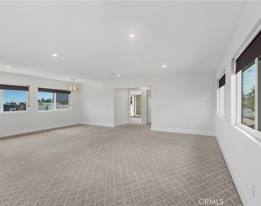 423 1/2 Westminster Avenue - Photo Thumbnail 2