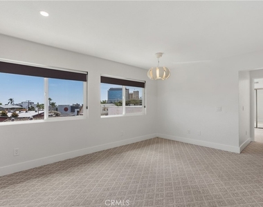 423 1/2 Westminster Avenue - Photo Thumbnail 3