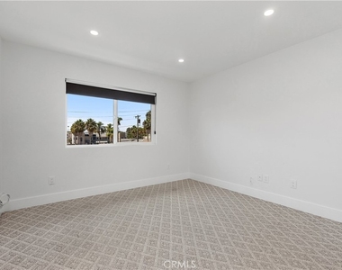 423 1/2 Westminster Avenue - Photo Thumbnail 16