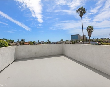 423 1/2 Westminster Avenue - Photo Thumbnail 22
