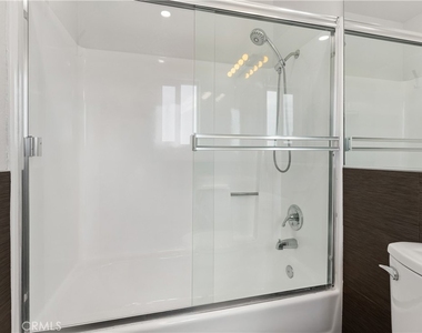 423 1/2 Westminster Avenue - Photo Thumbnail 19