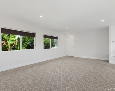 423 1/2 Westminster Avenue - Photo Thumbnail 5