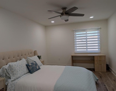 2410 La Costa Ave - Photo Thumbnail 10