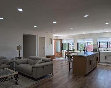2410 La Costa Ave - Photo Thumbnail 3