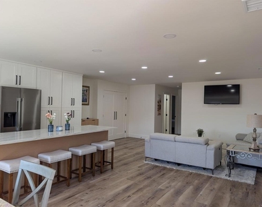 2410 La Costa Ave - Photo Thumbnail 5
