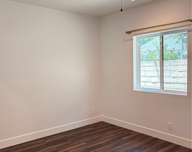 7128 Mclennan Ave - Photo Thumbnail 6