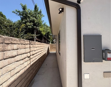 7128 Mclennan Ave - Photo Thumbnail 10