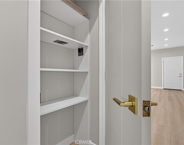 16425 Clymer Street - Photo Thumbnail 19