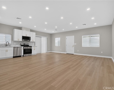 16425 Clymer Street - Photo Thumbnail 12