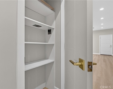 16425 Clymer Street - Photo Thumbnail 19