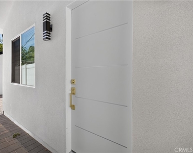16425 Clymer Street - Photo Thumbnail 13