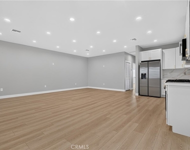 16425 Clymer Street - Photo Thumbnail 13