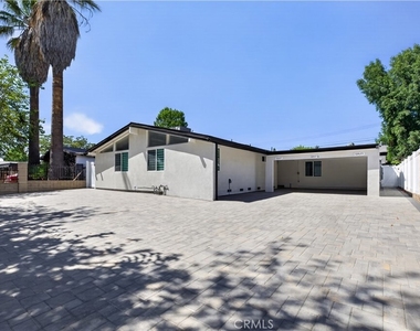 16425 Clymer Street - Photo Thumbnail 2