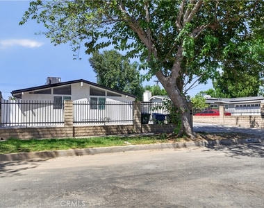 16427 Clymer Street - Photo Thumbnail 2