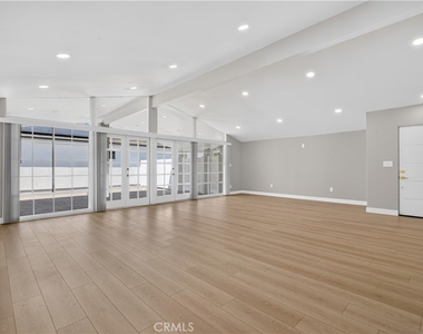 16427 Clymer Street - Photo Thumbnail 12