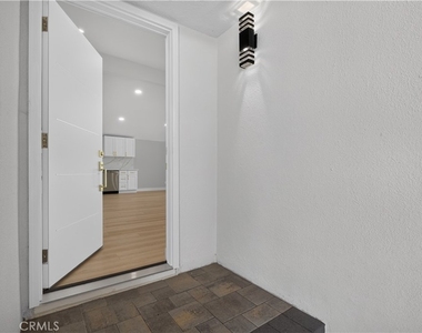 16427 Clymer Street - Photo Thumbnail 6