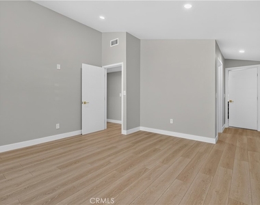 16427 Clymer Street - Photo Thumbnail 19