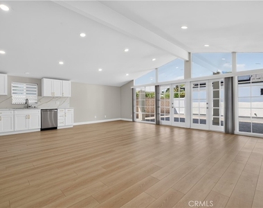 16427 Clymer Street - Photo Thumbnail 7