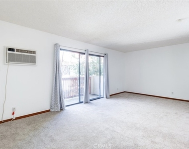 20234 Cantara Street - Photo Thumbnail 6