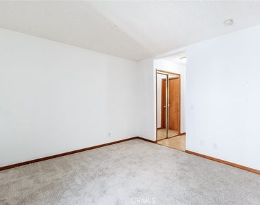 20234 Cantara Street - Photo Thumbnail 8