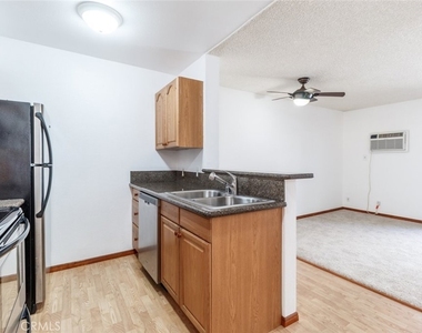 20234 Cantara Street - Photo Thumbnail 3