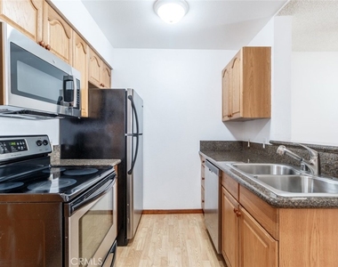 20234 Cantara Street - Photo Thumbnail 22