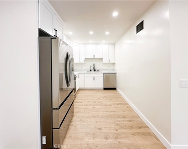 500 Jackson Place - Photo Thumbnail 4