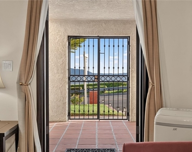 1350 E Tujunga - Photo Thumbnail 21
