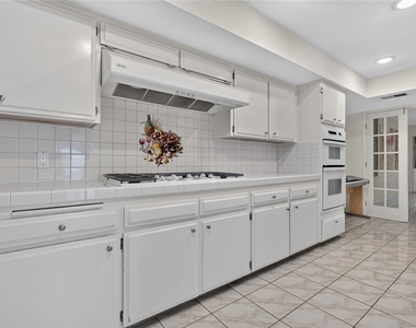 1350 E Tujunga - Photo Thumbnail 38
