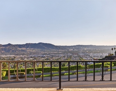 1350 E Tujunga - Photo Thumbnail 41