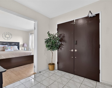 1350 E Tujunga - Photo Thumbnail 25