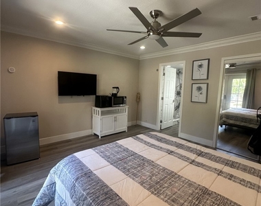 1408 La Canada - Photo Thumbnail 10