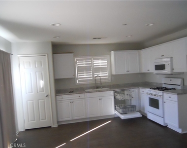 1634 Wagon Creek Cir - Photo Thumbnail 9