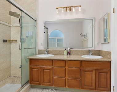 2727 Walnut Grove Avenue - Photo Thumbnail 20