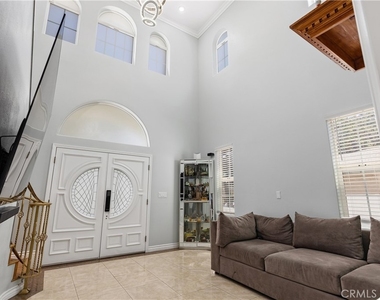 2727 Walnut Grove Avenue - Photo Thumbnail 8