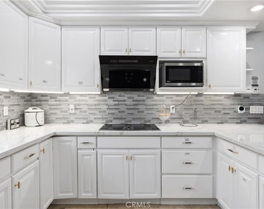 2727 Walnut Grove Avenue - Photo Thumbnail 11