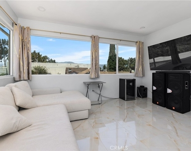 2727 Walnut Grove Avenue - Photo Thumbnail 14